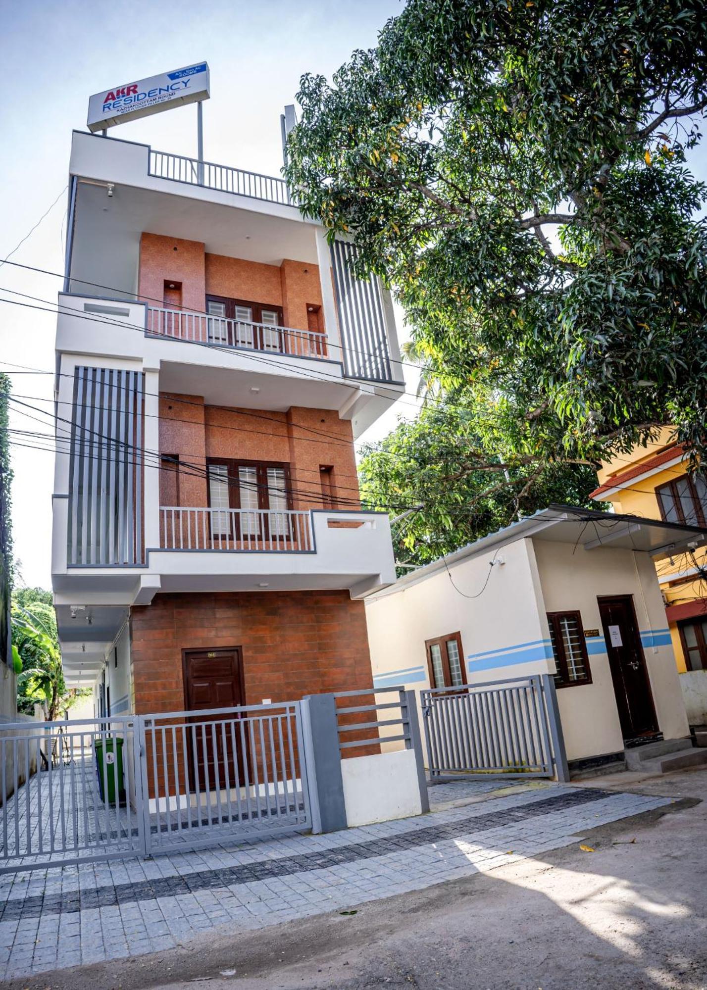 Akr Residency Hotel Kazhakuttam ภายนอก รูปภาพ